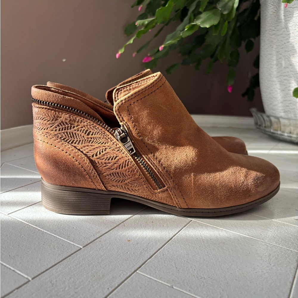 EUC Cobb Hill Women's US7 Tan Ankle Boots